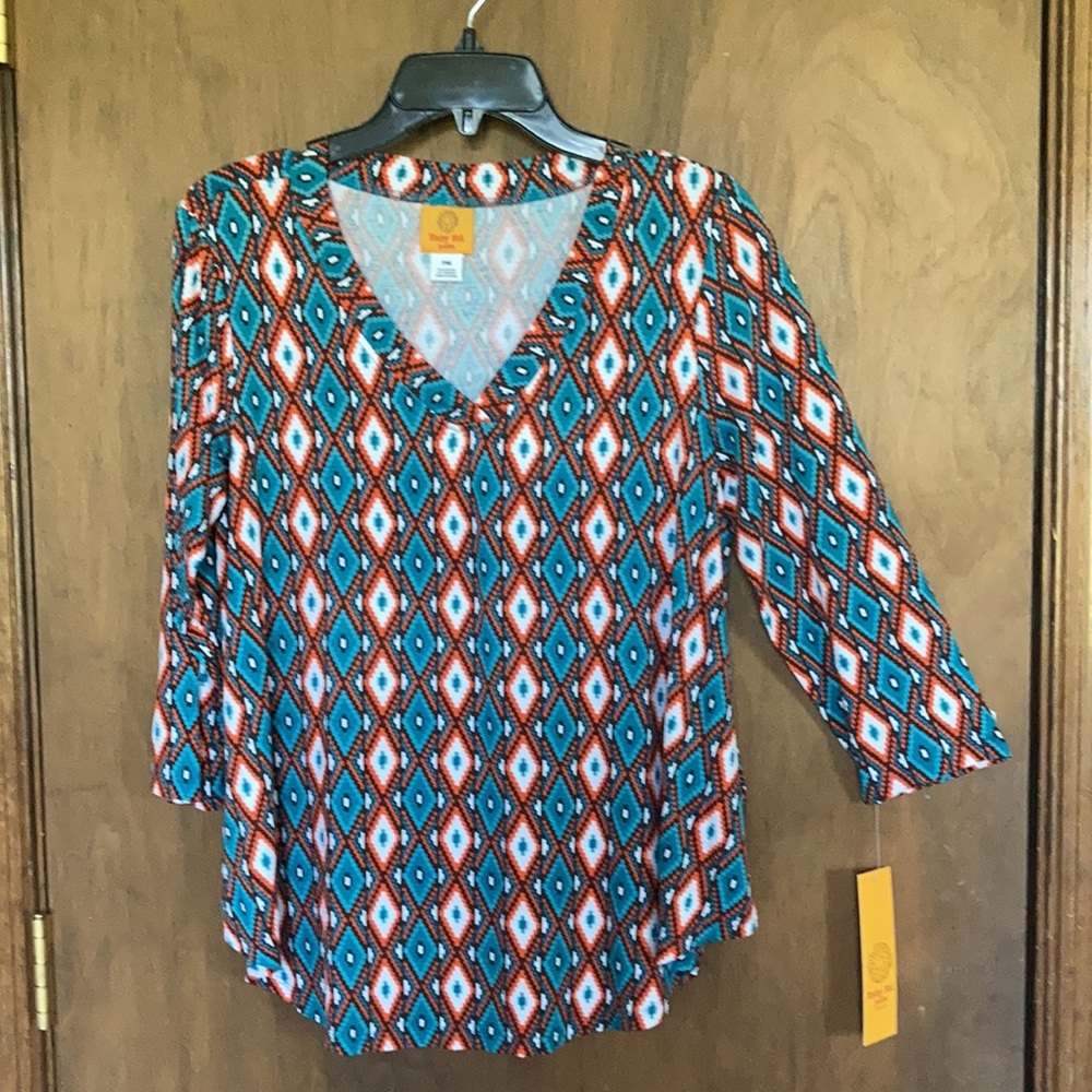 Ruby Rd top Aztec like print soft material v neck shirt w stretch boho MP - Picture 12 of 17
